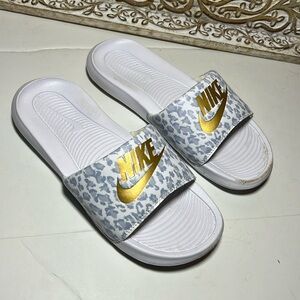 Nike Victori One Women’s Slide 7